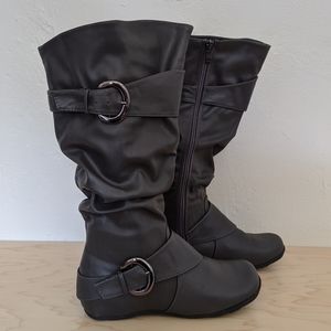 Boots - Extra wide calf. Grey. Size 9